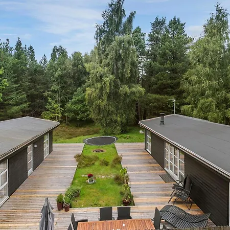 Дом отдыха Lovely In With Wifi