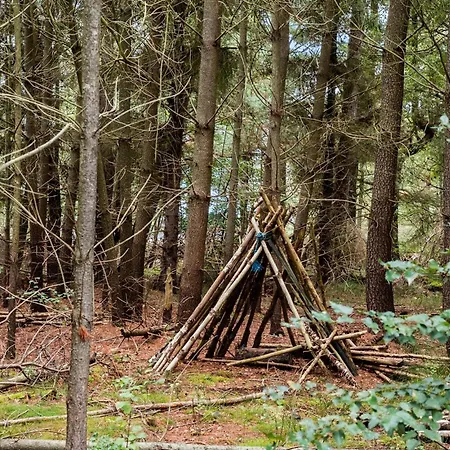 Дом отдыха Lovely In With Wifi